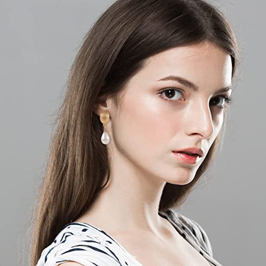 Red Carpet Must-Have Item - Fashion Retro Earrings