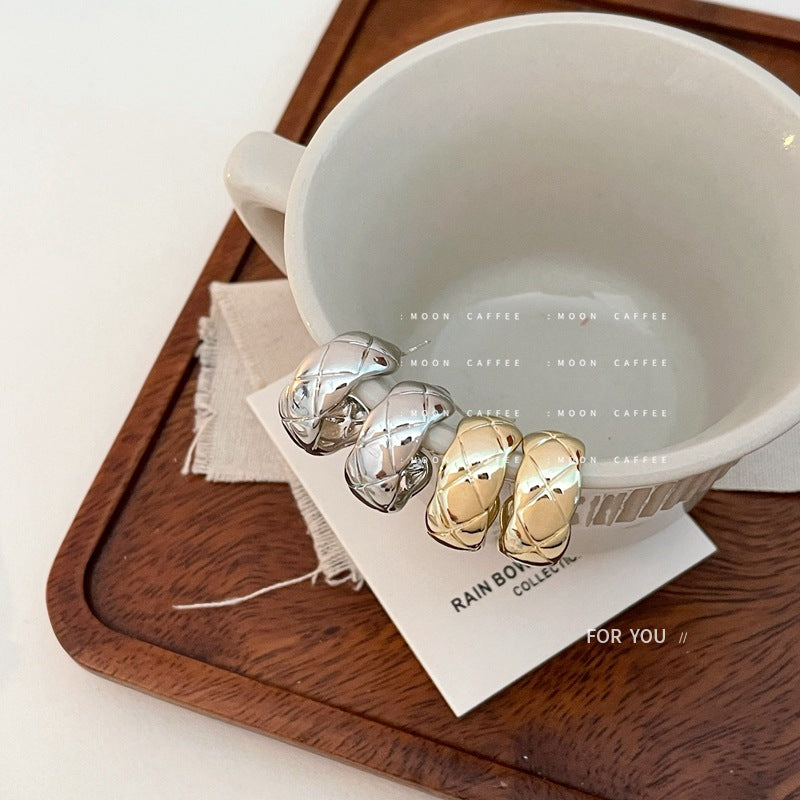 SIsslia 925 Silver Needle Metal Plaid Classic Style Retro C Cold Stud Earrings for Women