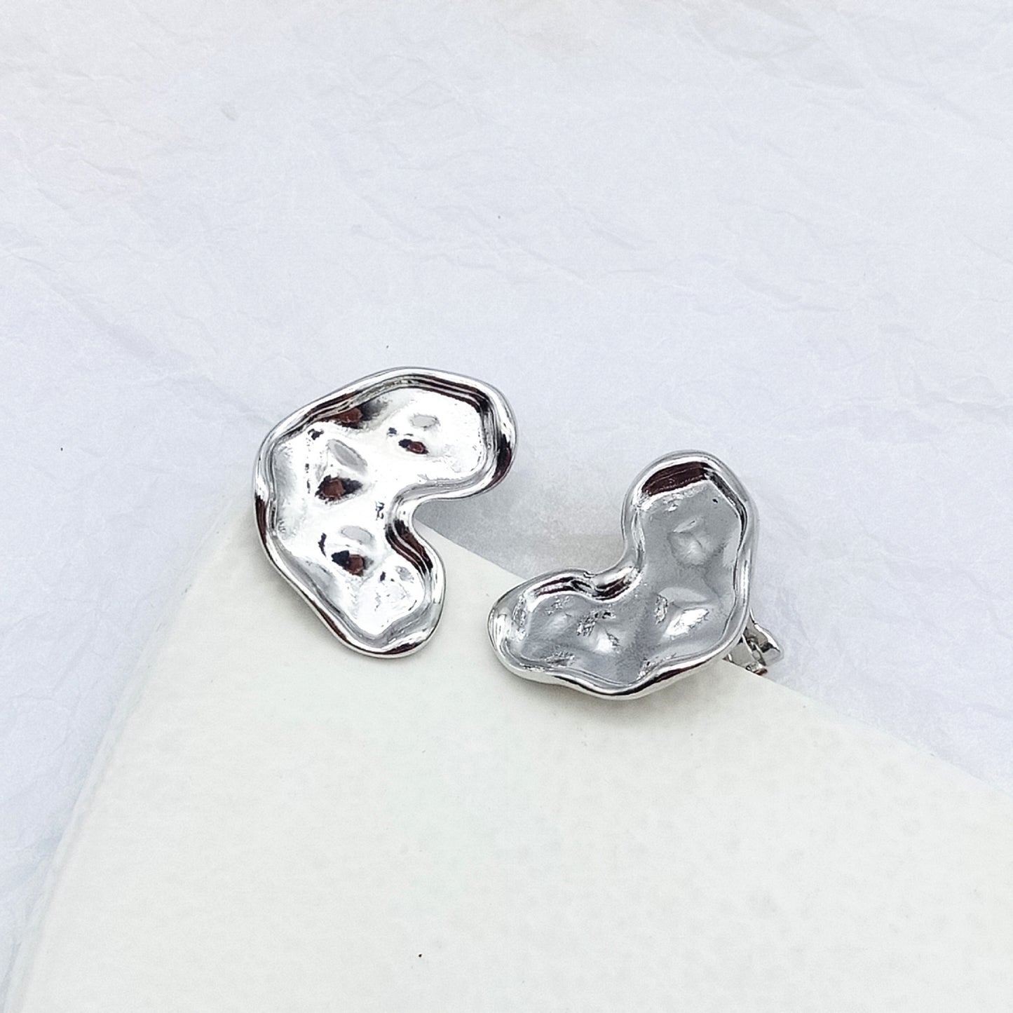 Sisslia Silver Needle Heart Cute Stud Earrings 2024 New Earrings Feminine Ear Clip for Women