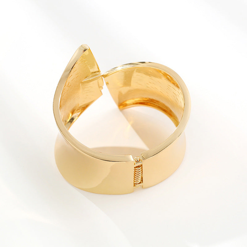 Sisslia High Quality Fashion Zinc Alloy Irregular Gold Plated Women Exaggerated Wide Bangle Jewelry For Women