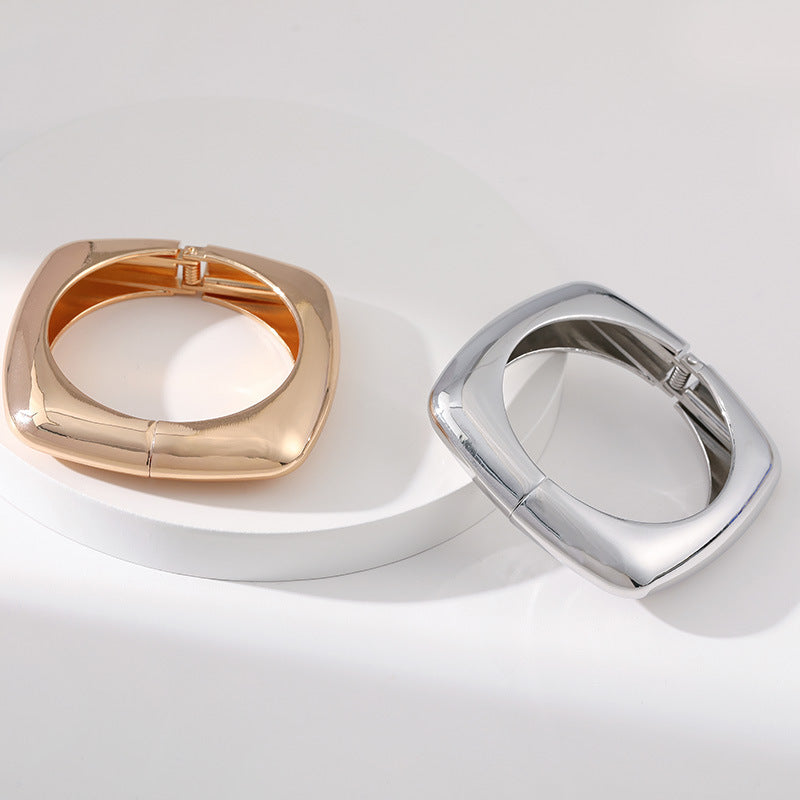 Sisslia Fashion Hot Sale Fashionable Square Bangle Zinc Alloy Gold Plated Bangle Bracelet Jewelry For Women