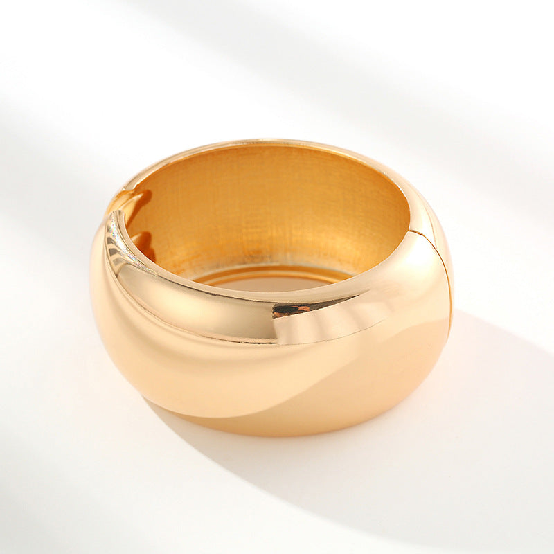 Sisslia Hot Sale Fashionable Jewelry Metal Cuff Bracelet Highly Finishing Solid Metal Design Bracelet For Women