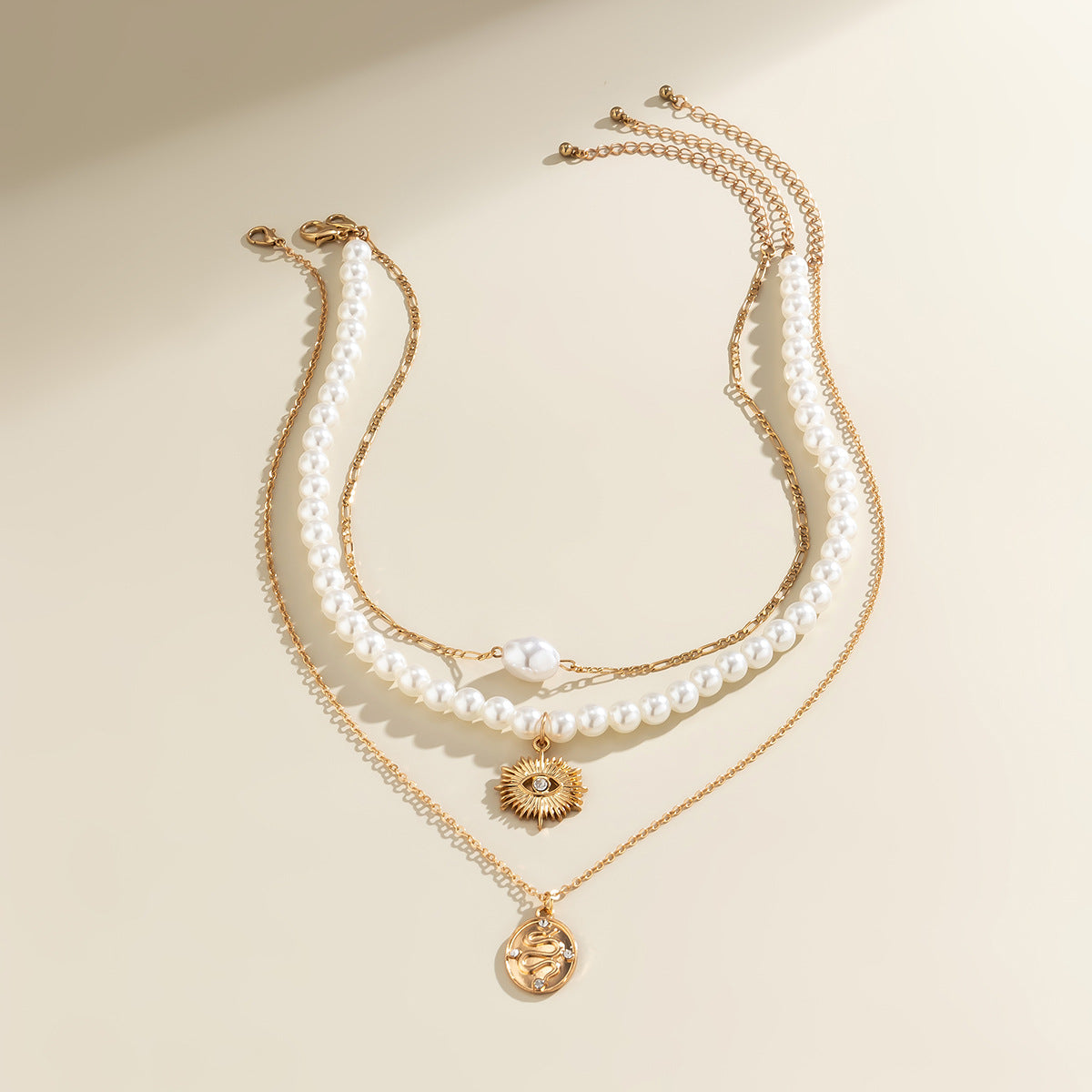 Sisslia Multi-layer Shell Necklace Gold Plated Pearl Necklace Custom Charm Personality Pearl Pendent Necklaces