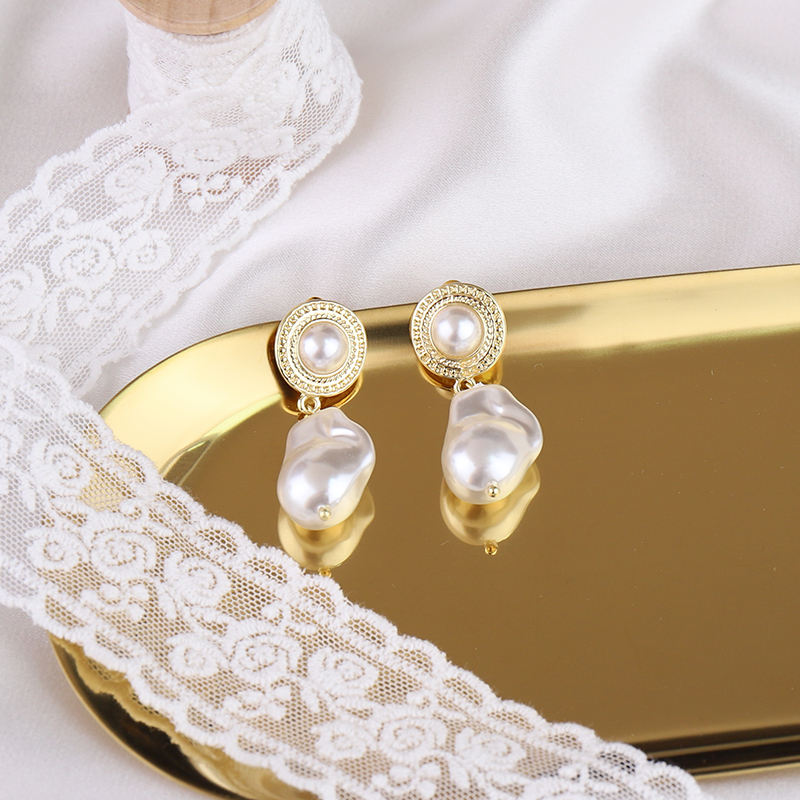 Designer Pearl Earrings Vintage Circle Earrings For Women Punk Irregular Baroque Imitation Pearl Earring Round Long Drop Dangle