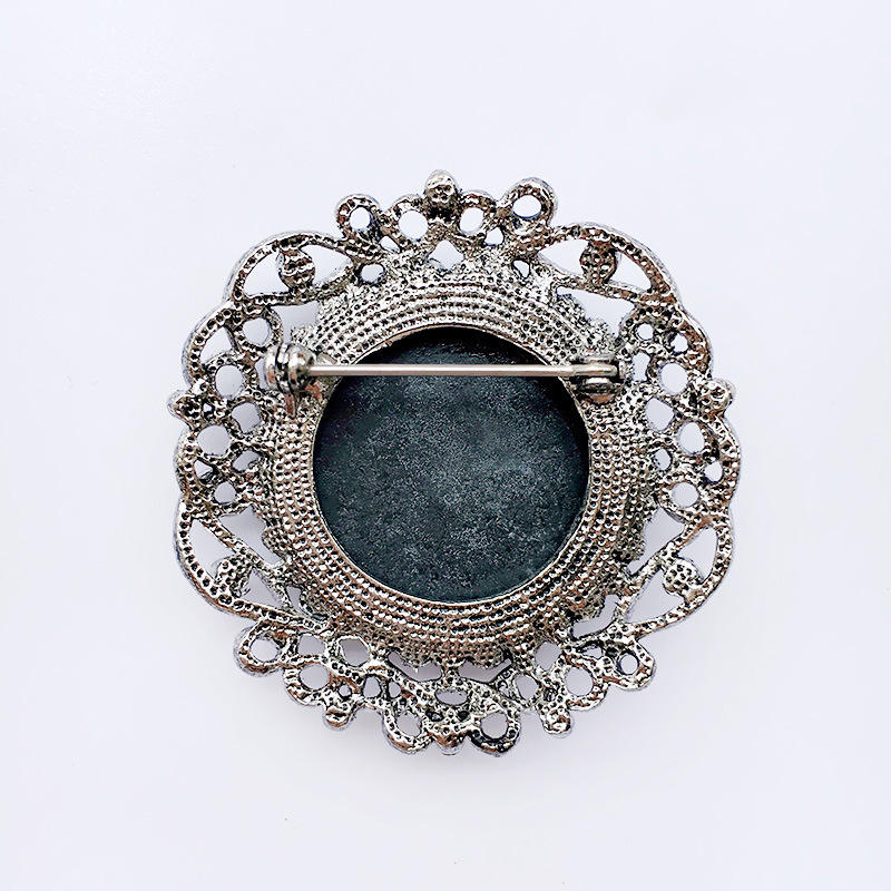 SISSLIA Fashion Style Portrait Brooch For Antique Jewelry Queen Head Vintage Cameo Elegant Brooch Pin