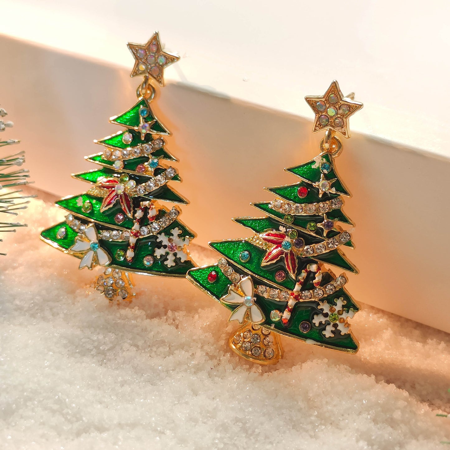 SISSLIA Christmas Rhinestones Star Tree Brooches for Women Unisex Classic Corsage Pins Office Party Gifts Jewelry Accessories