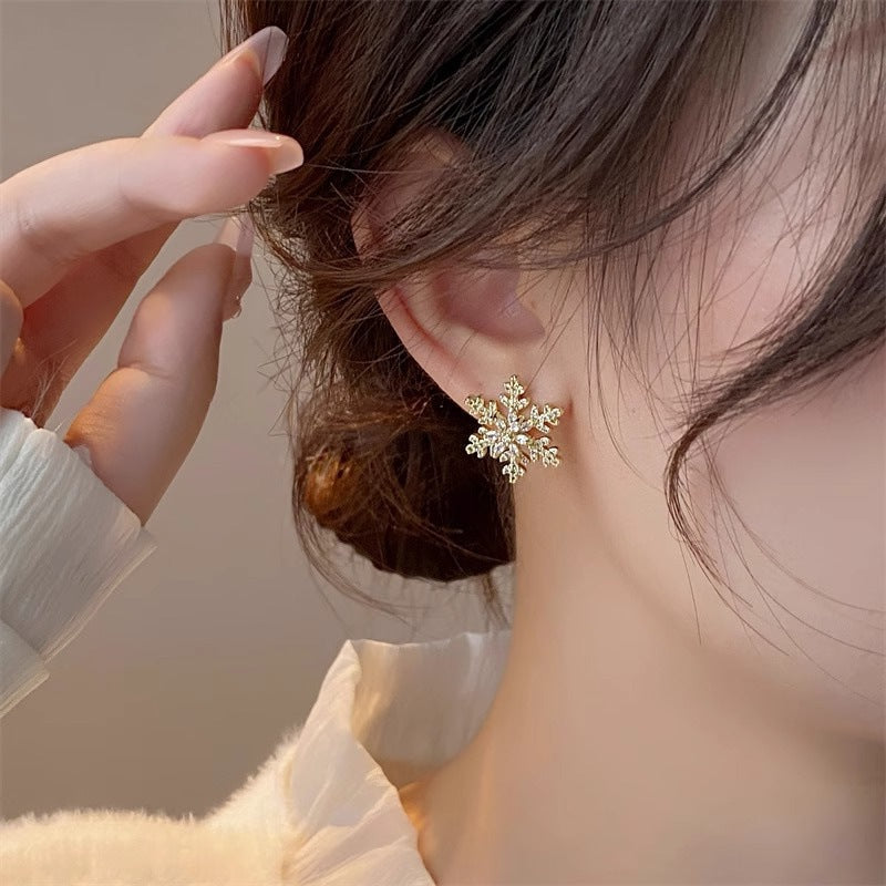 SISSLIA Elegant Snowflake Stud Earrings for Women Fashion Xmas Tree Crystal Zircon Earring Girls Party Jewelry