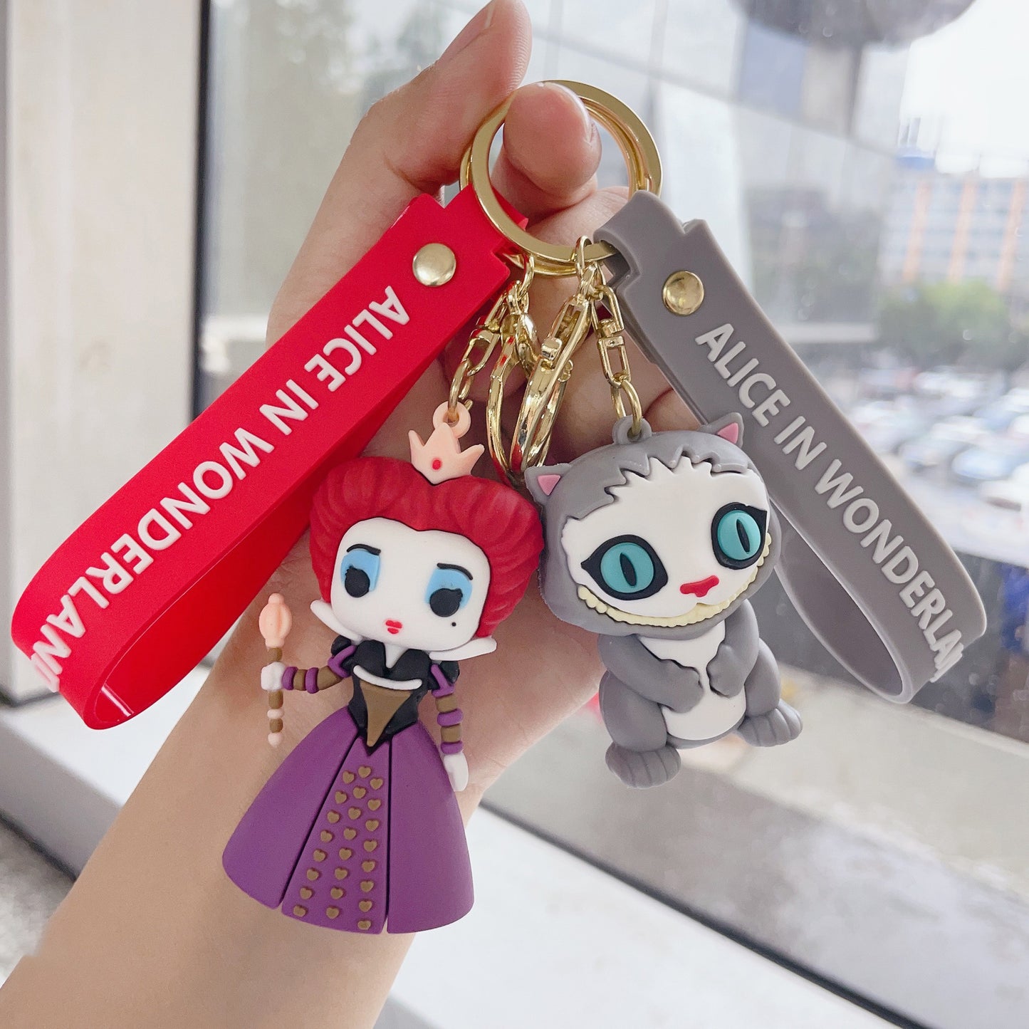 SISSLIA Cartoon Alice in Wonderland Cute Alice Mad Hatter Red Queen Action Model Key Chain Male And Female Bag Accessories