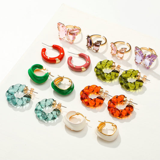 SISSLIA Simple Everyday Clear Resin C-Shaped Resin Twist Ring Solid Color Earrings for Women