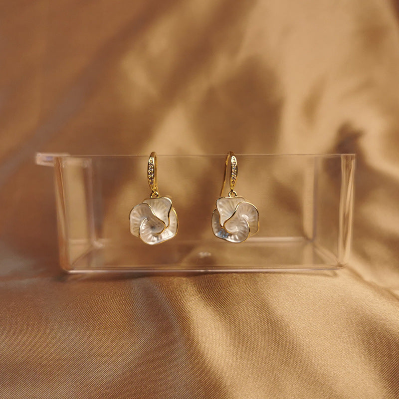 Sisslia 2024 New Niche Camellia Flowers Elegant Light Luxury Temperament Earrings for Women