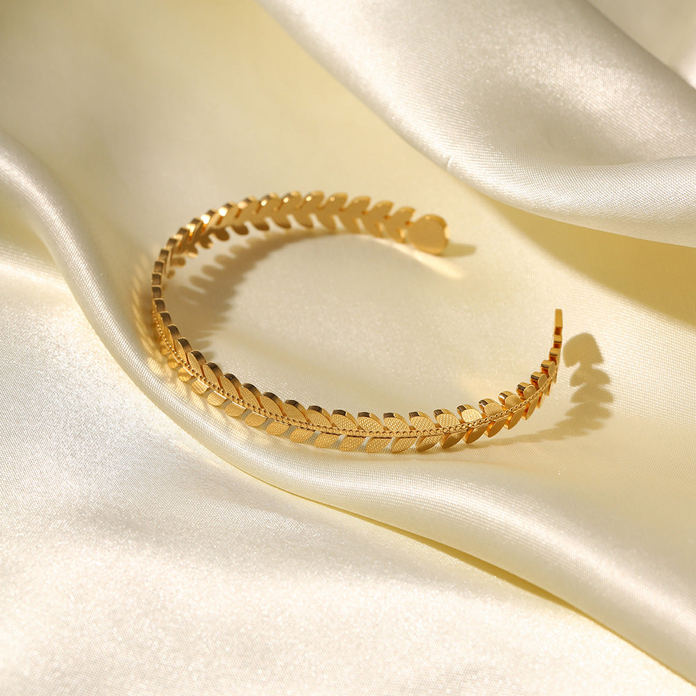 Sisslia Fashion New Titanium Steel 18k Gold-Plated Stainless Steel Leaf Shape Open Bracelet for Women