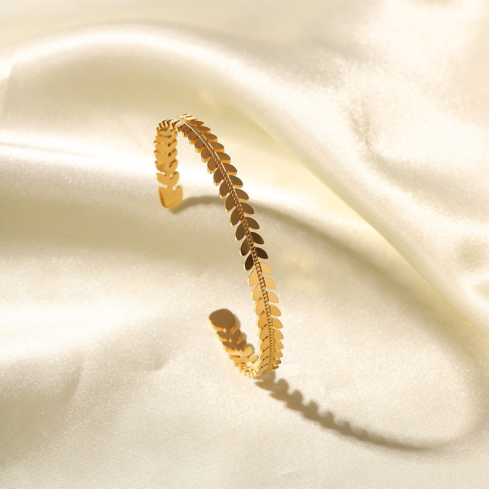 Sisslia Fashion New Titanium Steel 18k Gold-Plated Stainless Steel Leaf Shape Open Bracelet for Women