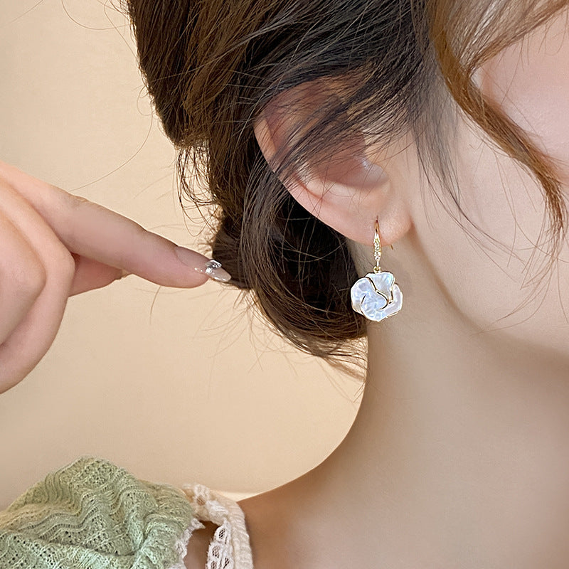 Sisslia 2024 New Niche Camellia Flowers Elegant Light Luxury Temperament Earrings for Women