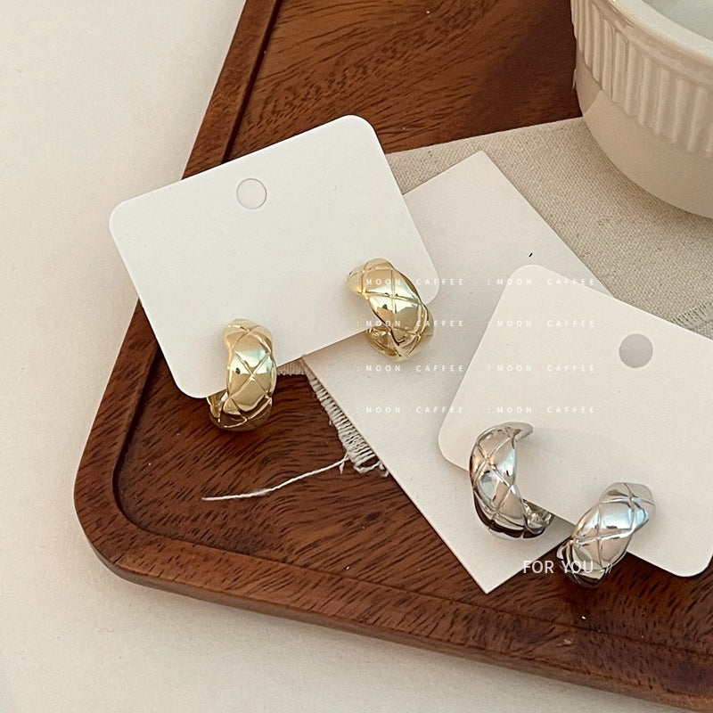 SIsslia 925 Silver Needle Metal Plaid Classic Style Retro C Cold Stud Earrings for Women
