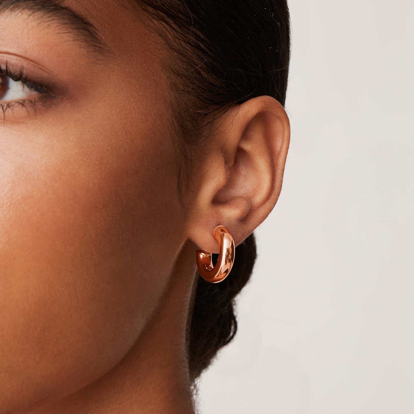 SISSLIA 14k/18k Gold Plated Lightweight Chunky Open Hoops for Women Trendy Gold Hoop Earrings
