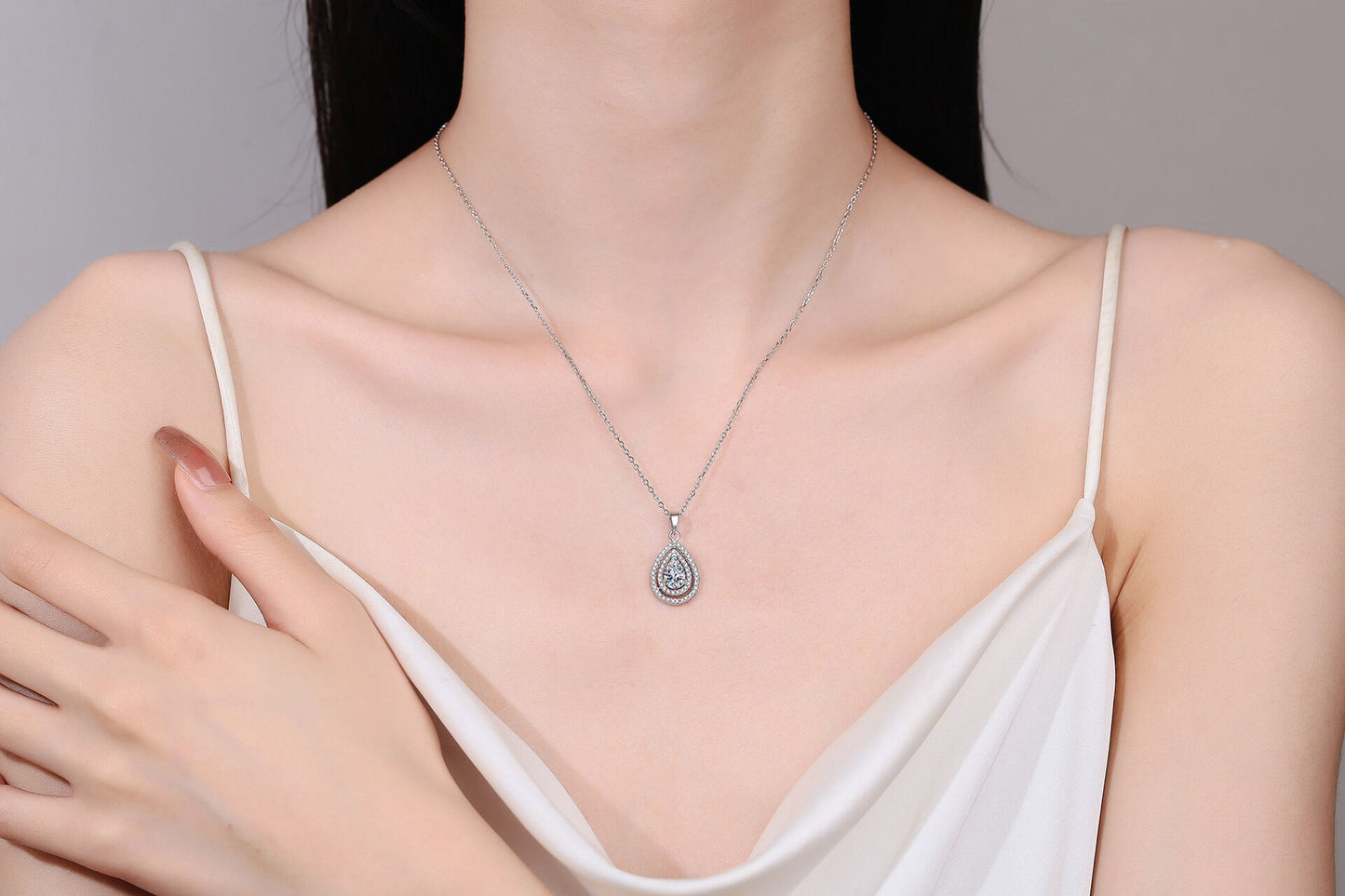 SISSLIA Ins Simple Gold Plated Micro Paved Moissanite Water Drop Necklace Chic S925 SilverGeometric Pendant Necklaces