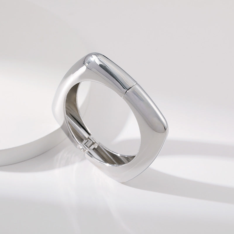 Sisslia Fashion Hot Sale Fashionable Square Bangle Zinc Alloy Gold Plated Bangle Bracelet Jewelry For Women