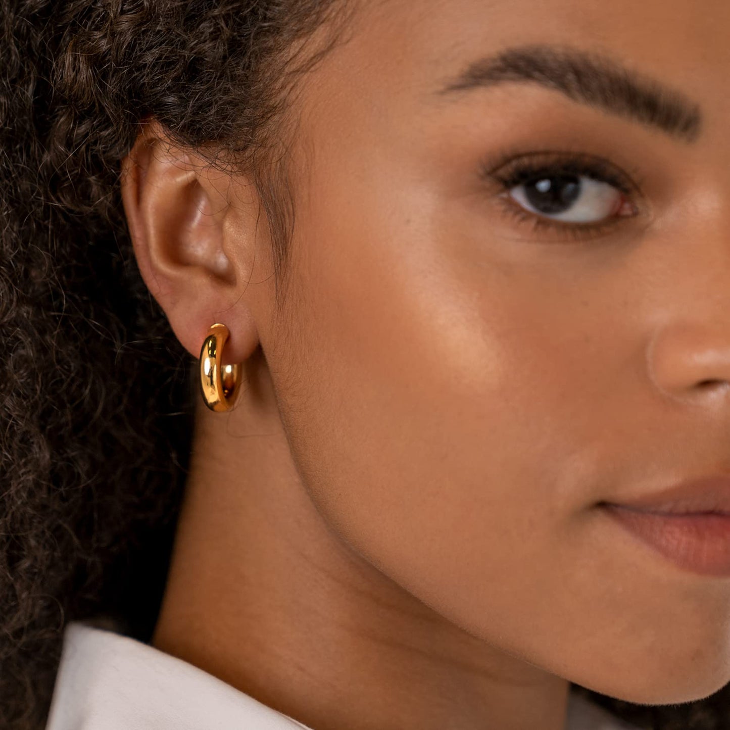 SISSLIA 14k/18k Gold Plated Lightweight Chunky Open Hoops for Women Trendy Gold Hoop Earrings