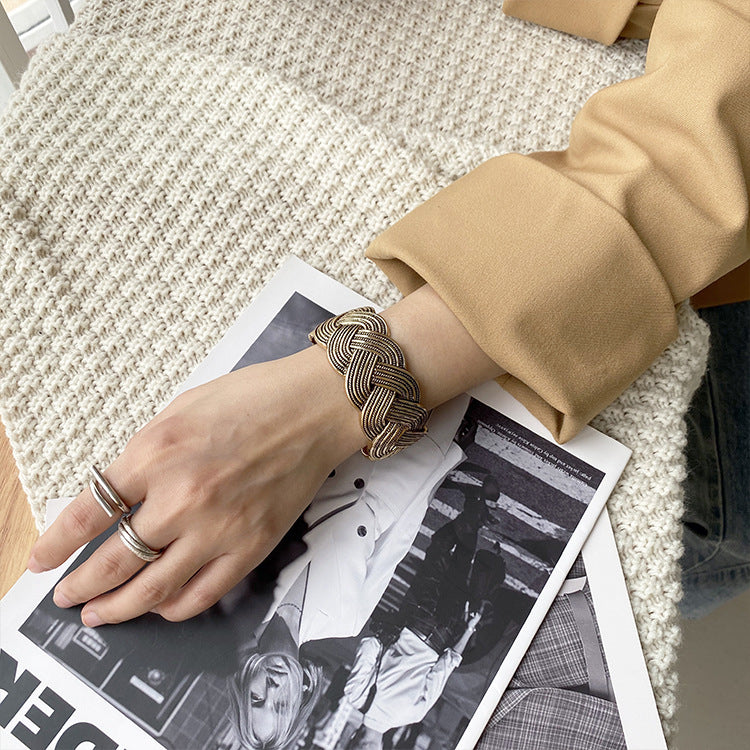 Sisslia Fashion High Quality Vintage Gold Bangle Women Alloy Metal Bangle Jewelry For Women