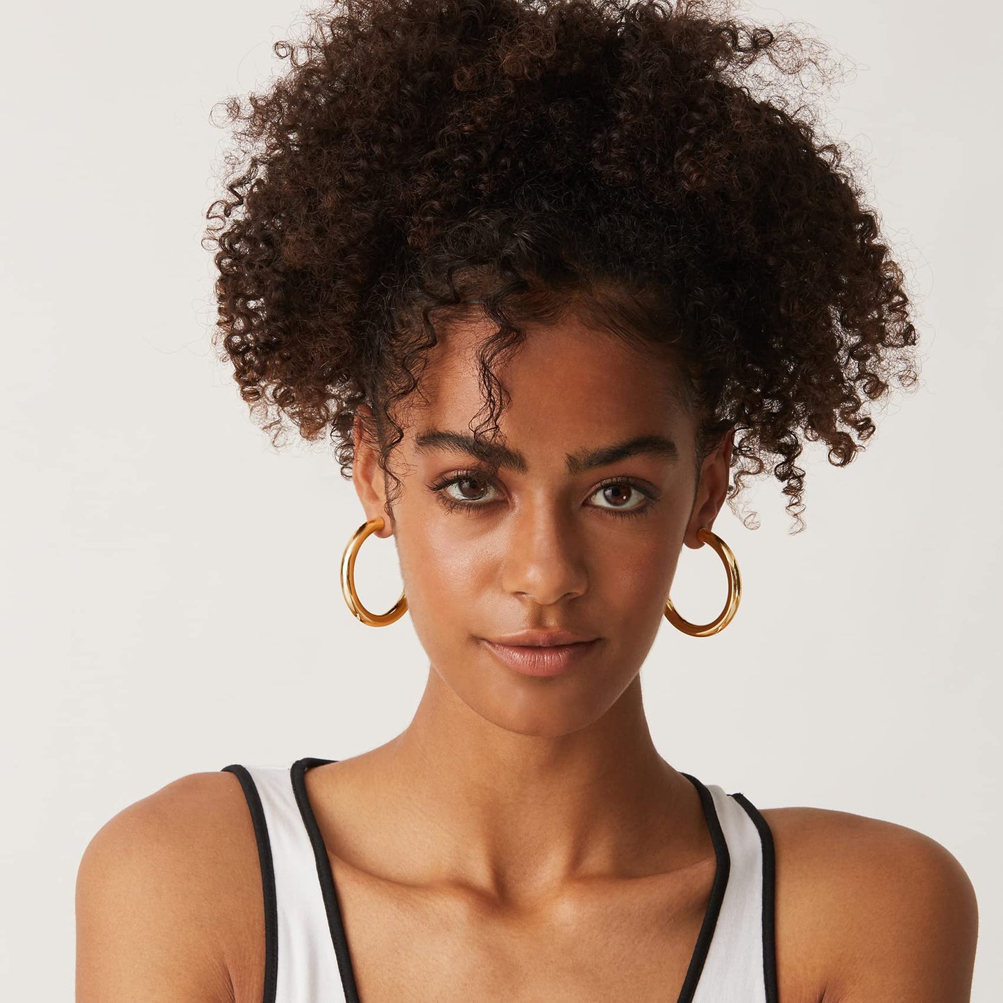 SISSLIA 14k/18k Gold Plated Lightweight Chunky Open Hoops for Women Trendy Gold Hoop Earrings