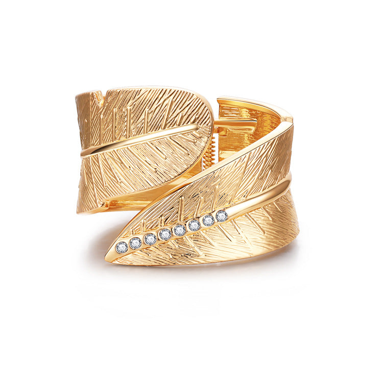 Sisslia Hot Sale Fashion Zinc Alloy Gold Plated Leaves Bangle Women Classic Simple Bangle Jewelry For Women