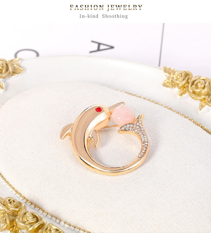 SISSLIA High Quality Fashion Cute Gold Plated Copper Natural Freshwater Pearl Jewelry Zircon Animal Brooch Dolphin Brooches