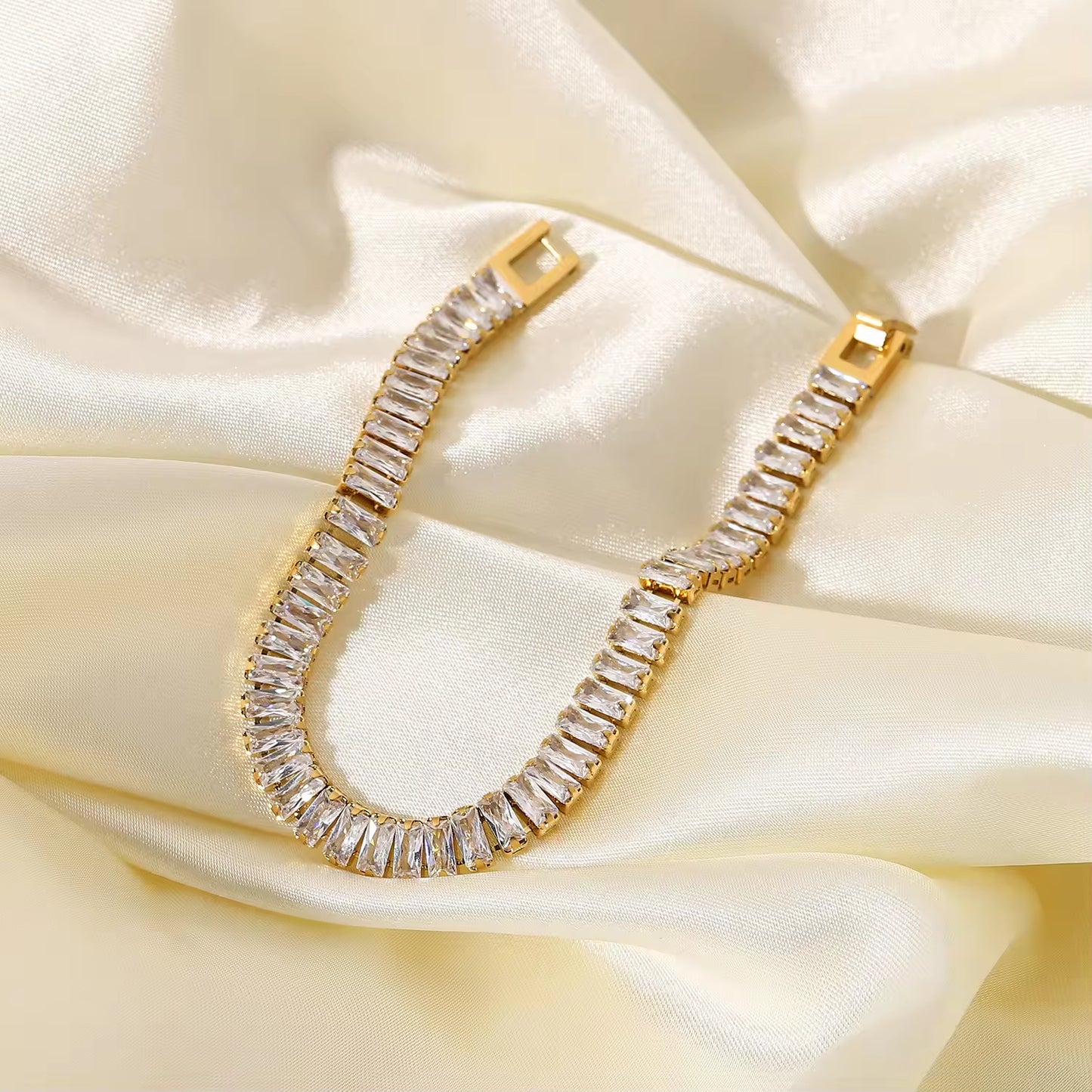 Sisslia Fashion New Premium Full Diamond Zircon Titanium Steel Color-proof Bracelet for Women