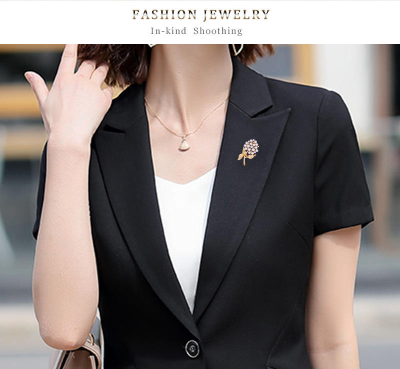 Popular Latest Fashion Lapel Flower Pin Rhinestone Pearl Brooch Crystal Custom Brooches Women Girl