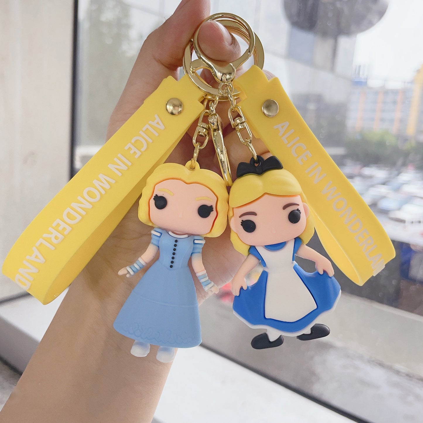 SISSLIA Cartoon Alice in Wonderland Cute Alice Mad Hatter Red Queen Action Model Key Chain Male And Female Bag Accessories