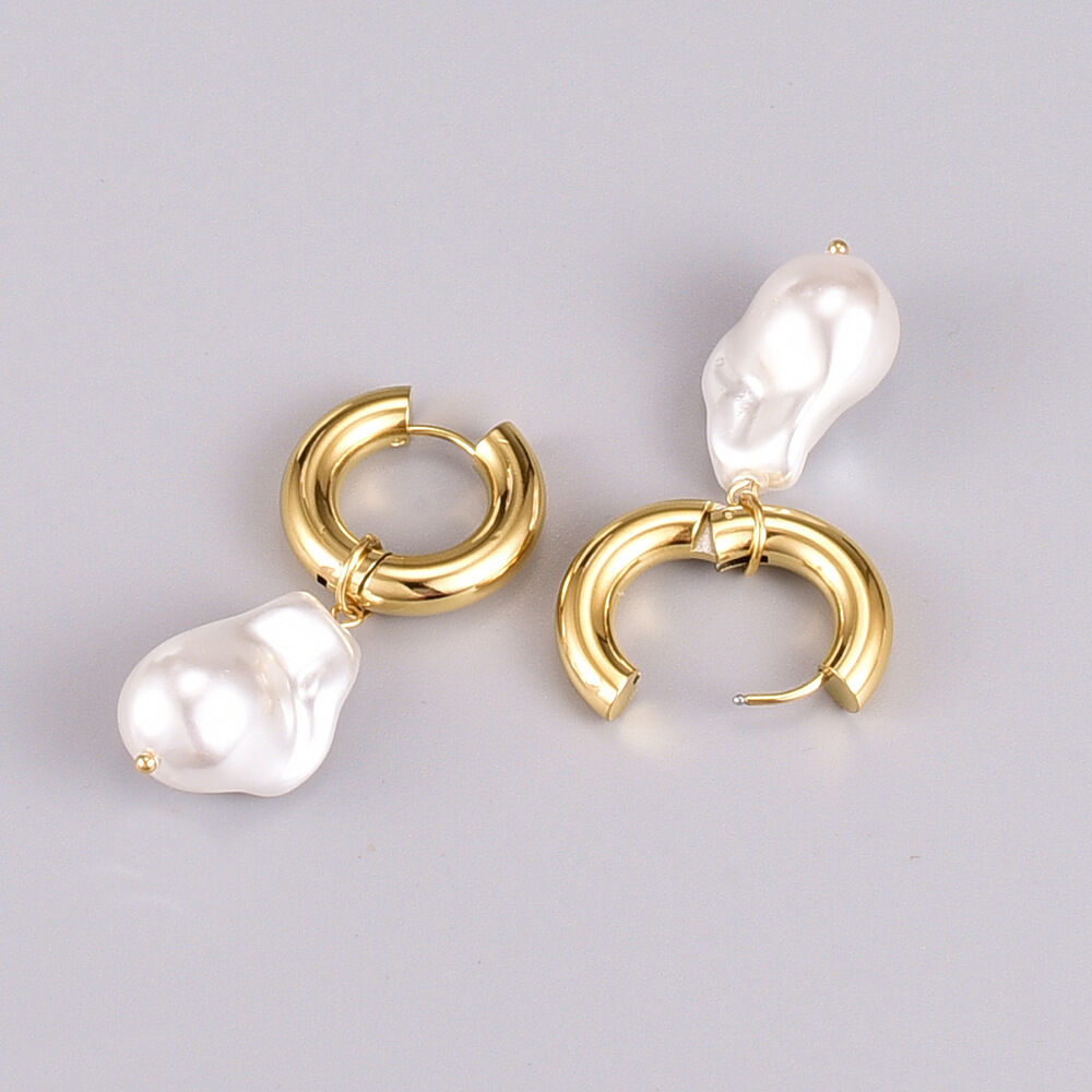 SISSLIA Hot Selling Removable Chunky Hoop Earrings With Irregular Baroque Pearl Charm Stainless Steel Gold Plated Hoop Earrings