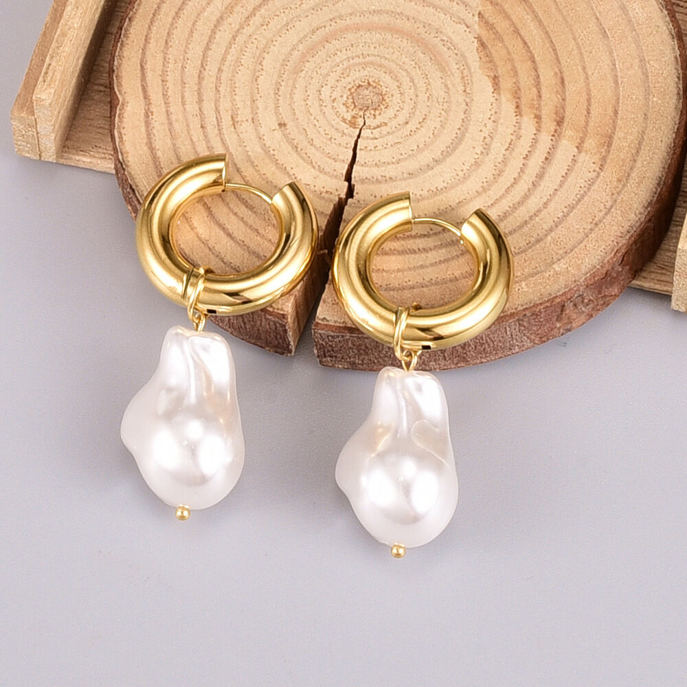 SISSLIA Hot Selling Removable Chunky Hoop Earrings With Irregular Baroque Pearl Charm Stainless Steel Gold Plated Hoop Earrings